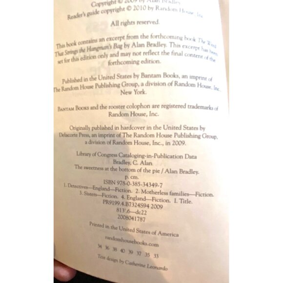 Mystery “The Sweetness At The Bottom Of The Pie” By Alan Bradley Paperback 2010 - Picture 2 of 4